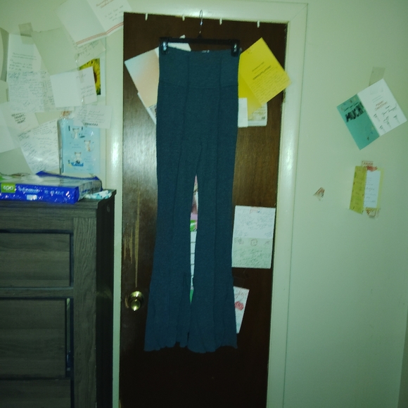 OUT FROM UNDER Urban Outfitters Aria Seamed Flare Leggings - Small 🆕 - Picture 3 of 11